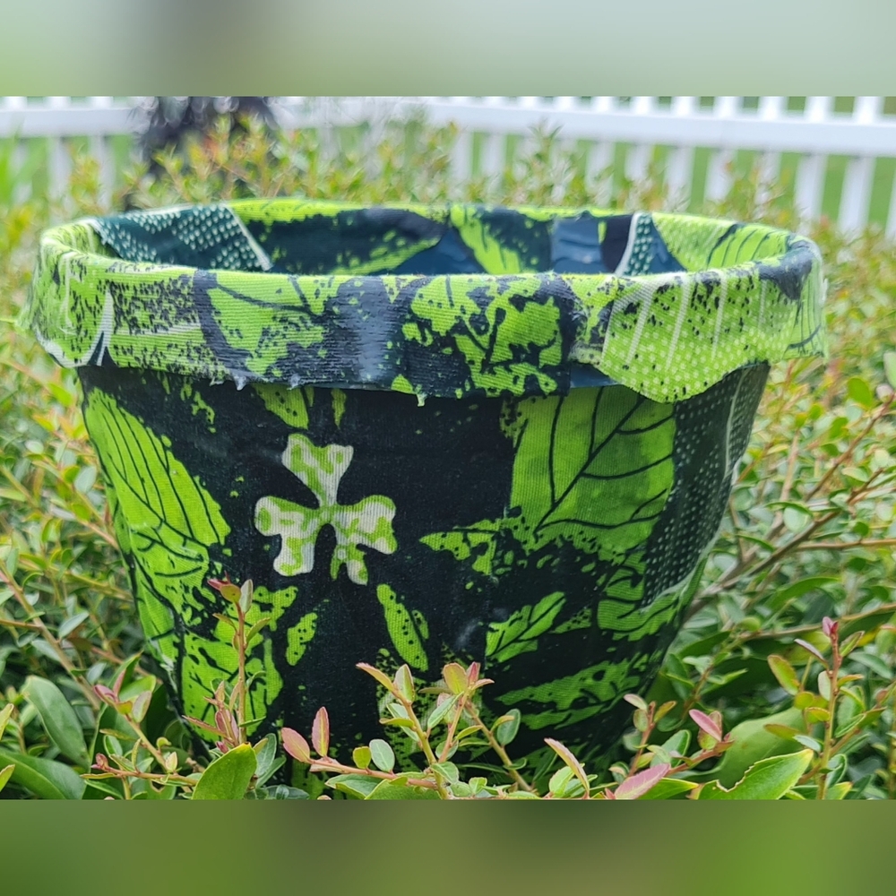 COLOURFUL FLOWER POT